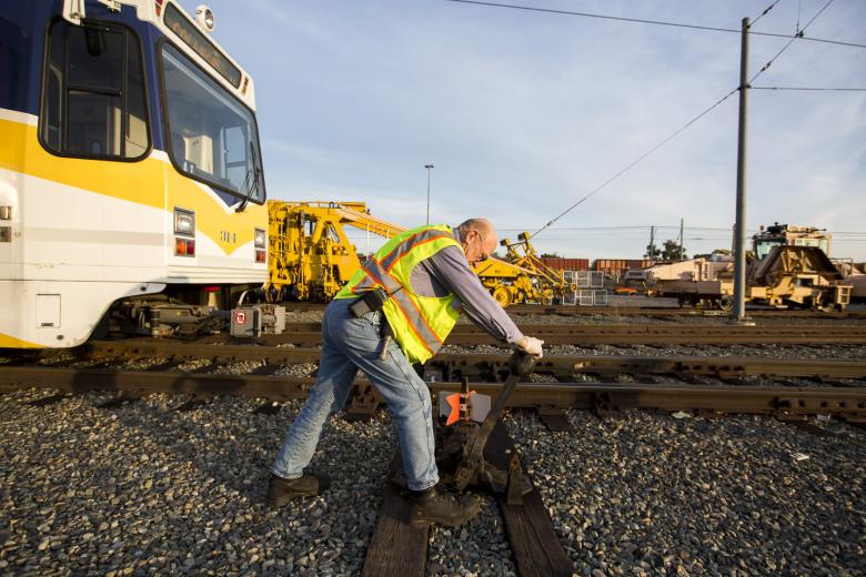 Sometimes Haswell is assigned to mainline response. That means if any LRV has a problem, it’s his duty to get it back up and running again as quickly as possible.
Sometimes Haswell is assigned to mainline response. That means if any LRV has a problem, it’s his duty to get it back up and running again as quickly as possible.