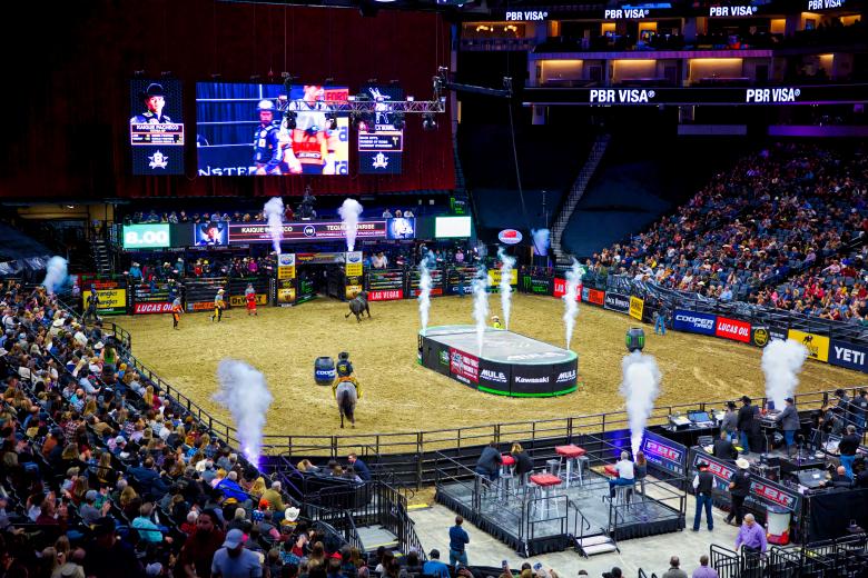 Kaique Pacheco gets in an 8-second ride, triggering a fireworks show.