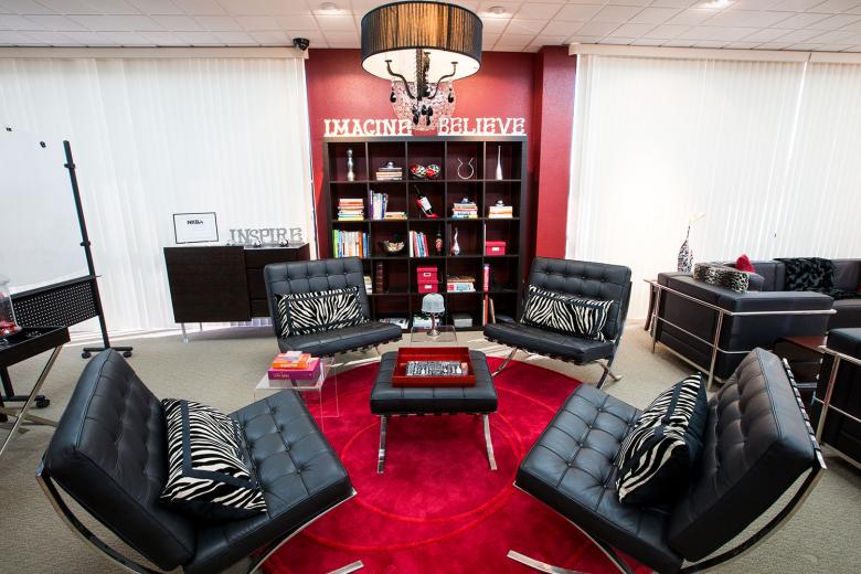 Merlot Marketing
Location: 4430 Duckhorn Drive, Sacramento
Designer: Debi Hammond Merlot Marketing
Location: 4430 Duckhorn Drive, Sacramento
Designer: Debi Hammond