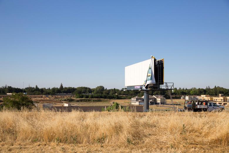 Normally, two people form a crew, but that’s flexible. “Sometimes, depending on if it is a larger vinyl … or in a high breeze with a little bit of wind, we will add one or two more people to the crew for that day or location,” explains Operations Manager Forrest Porter. It normally takes an hour or less for a crew to install the billboard, depending on its size and the day’s weather conditions. A crew will complete five to eight installations in a typical eight-hour day.
Normally, two people form a crew, but that’s flexible. “Sometimes, depending on if it is a larger vinyl … or in a high breeze with a little bit of wind, we will add one or two more people to the crew for that day or location,” explains Operations Manager Forrest Porter. It normally takes an hour or less for a crew to install the billboard, depending on its size and the day’s weather conditions. A crew will complete five to eight installations in a typical eight-hour day.