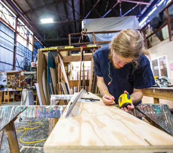 Carpenter Owen Lennox, specializes in woodwork. Carpenter Owen Lennox, specializes in woodwork.