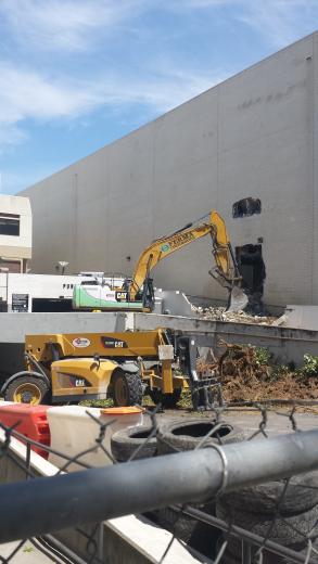 Demolition taking place at Downtown Plaza on L Street between 5th & 6th.
8.08.14 Demolition taking place at Downtown Plaza on L Street between 5th & 6th.
8.08.14