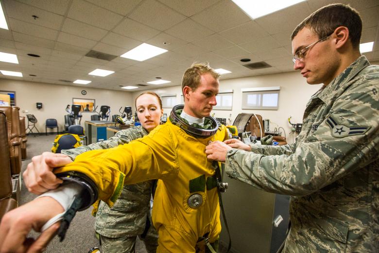 U-2s are the highest-flying vessels after space rockets, and therefore pilots must wear airtight flight suits that weigh upward of 35 pounds. U-2s are the highest-flying vessels after space rockets, and therefore pilots must wear airtight flight suits that weigh upward of 35 pounds.