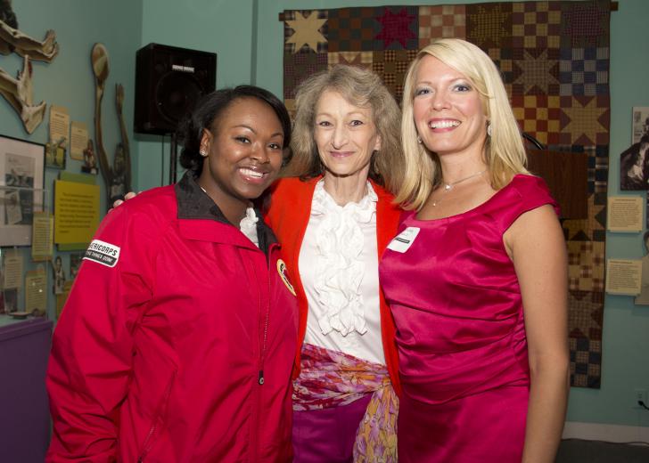 Briana Osbourne, City Year Corps Member; Debra Bowen, California Secretary of State and Tamera Berg, meterologist/reporter, KCRA3/ My58 Briana Osbourne, City Year Corps Member; Debra Bowen, California Secretary of State and Tamera Berg, meterologist/reporter, KCRA3/ My58