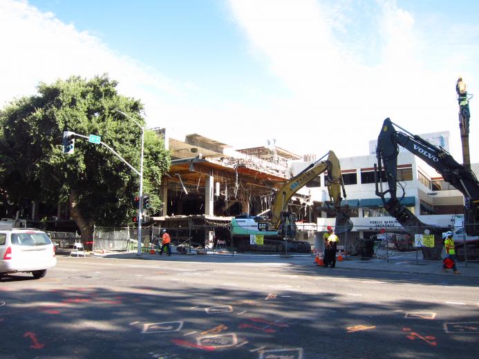 Major demolition work has started at Downtown Plaza on L Street between 5th & 6th.
8.13.14 Major demolition work has started at Downtown Plaza on L Street between 5th & 6th.
8.13.14