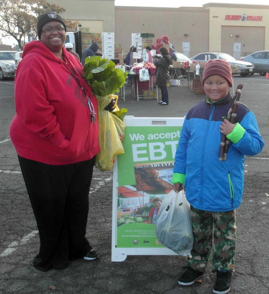 The farmers market on Florin Road accepts CalFresh and EBT

(photo courtesy of Alchemist CDC)