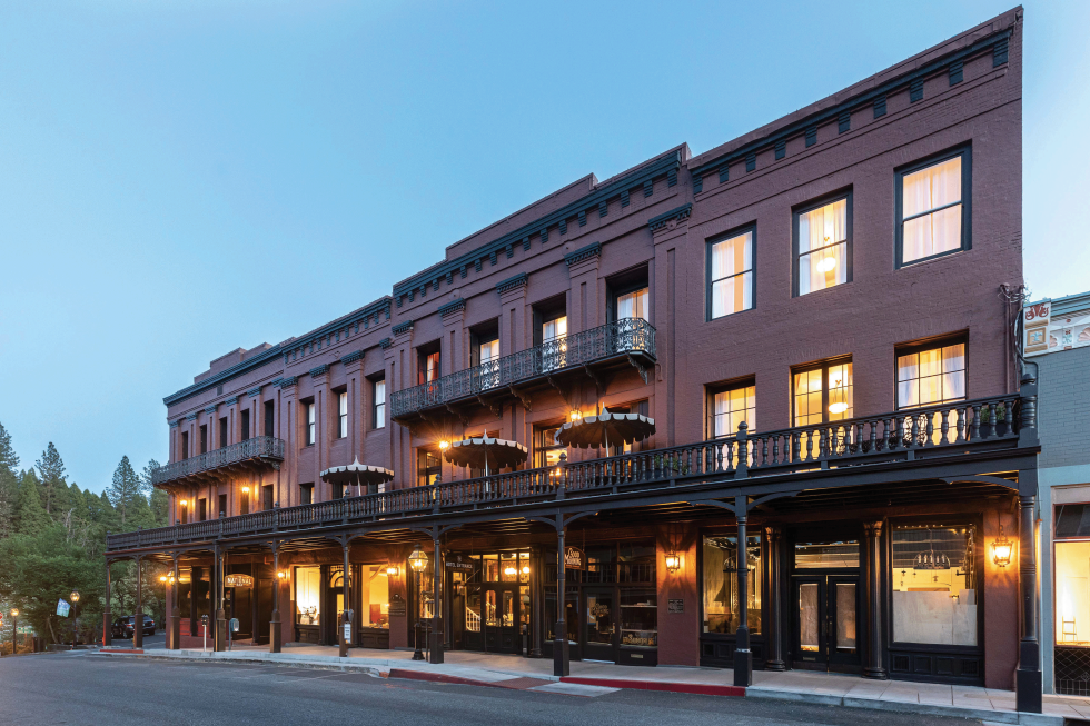 The National Exchange Hotel is a refined basecamp for wintertime visits. It sumptuously gilded (yet contemporary) restaurant, bar and lounge are a nod to its gold-dusted past.
(Photo courtesy of the Nevada City Chamber of Commerce)